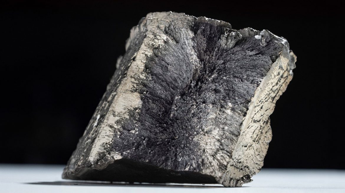 What Rare Earth Minerals Are In Cell Phones 1170x656