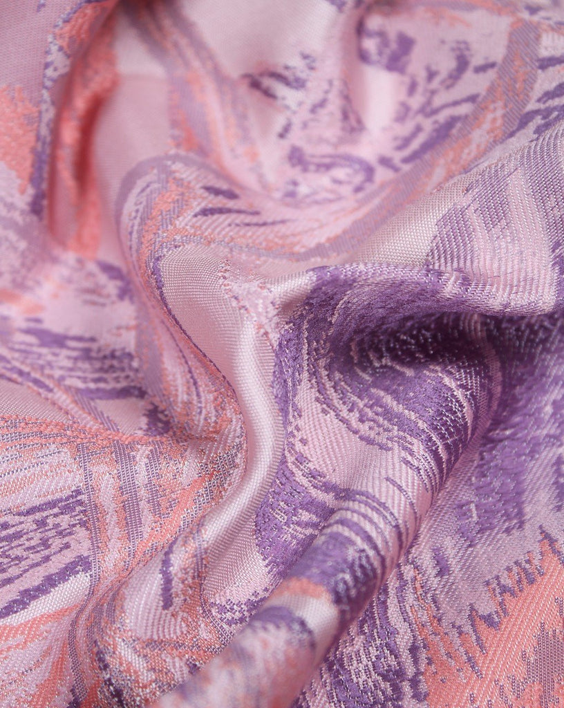 Decoding Fabrics: Distinguishing Between Polyester and Silk